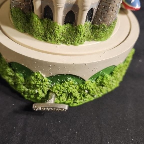 Disney Cinderella Musical Pencil Holder - Picture 2 of 6